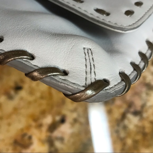 Michael kors wristlet - NEW- NWOT - Picture 3 of 8